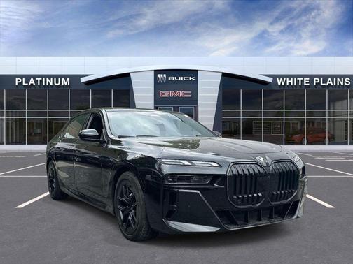 Black Sapphire Metallic 2023 BMW 740 i