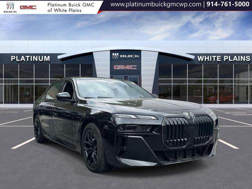 Black Sapphire Metallic 2023 BMW 740 i