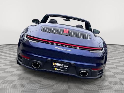 2022 Porsche 911 Carrera 4