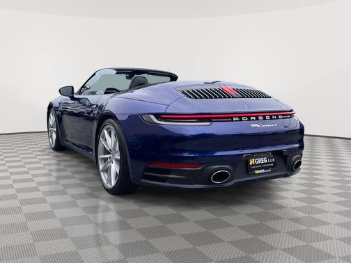 2022 Porsche 911 Carrera 4