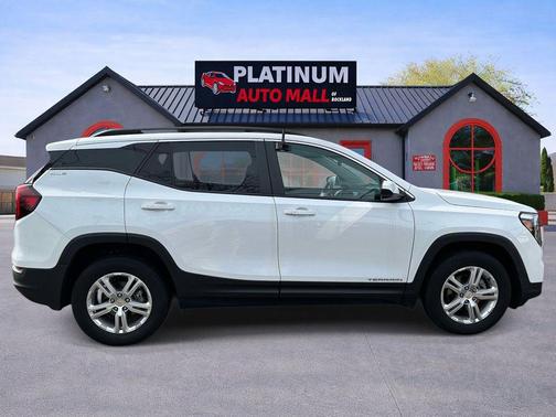 Summit White 2022 GMC Terrain SLE