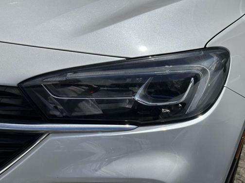 White Frost Tricoat 2020 Buick Encore GX Essence