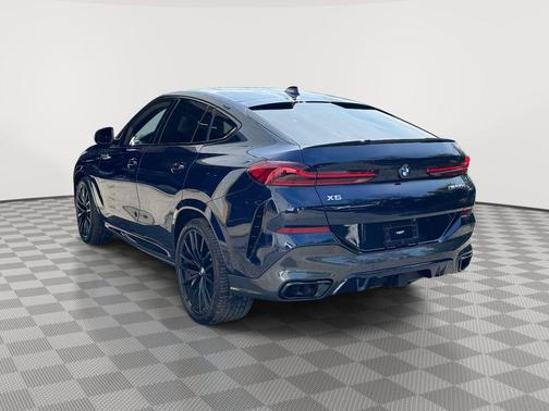 2022 BMW X6 M50i