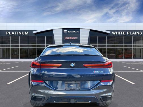 2022 BMW X6 M50i