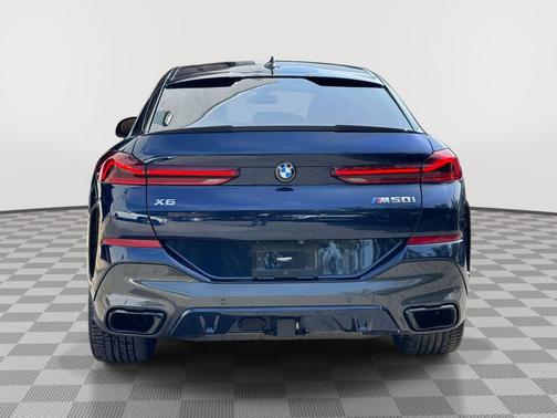 2022 BMW X6 M50i