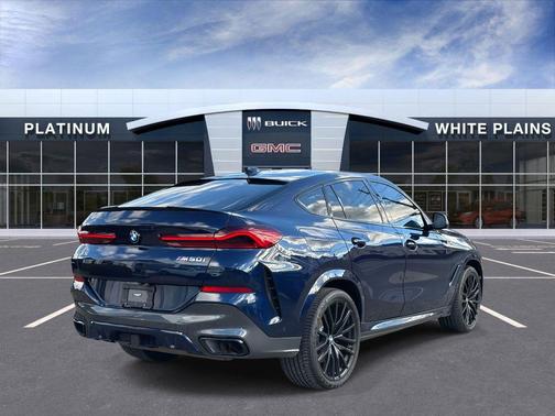2022 BMW X6 M50i
