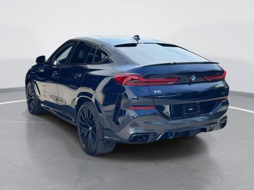 2022 BMW X6 M50i