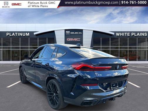 2022 BMW X6 M50i