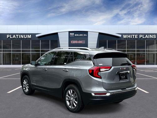 Sterling Metallic 2023 GMC Terrain SLT