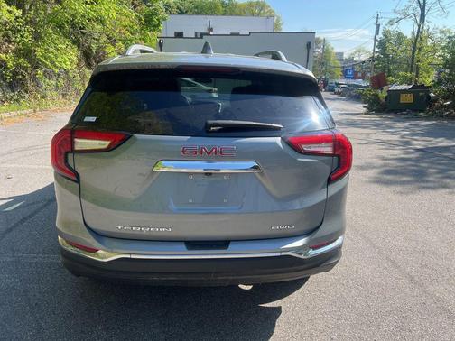 Sterling Metallic 2023 GMC Terrain SLT