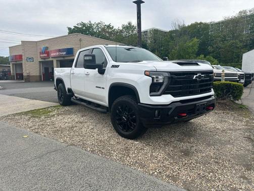 Summit White 2025 Chevrolet Silverado 2500 LT