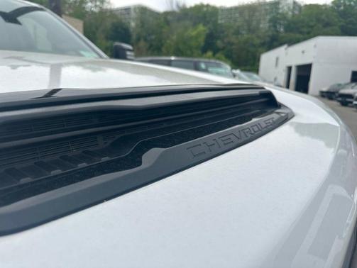 Summit White 2025 Chevrolet Silverado 2500 LT