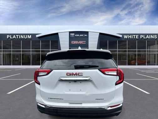 Summit White 2024 GMC Terrain SLT