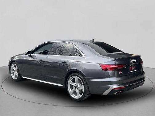 2023 Audi S4 Premium Plus TFSI quattro Tiptronic