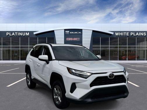 Ice Cap 2024 Toyota RAV4 XLE