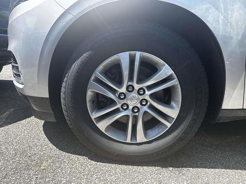 Quicksilver Metallic 2018 Buick Enclave Essence