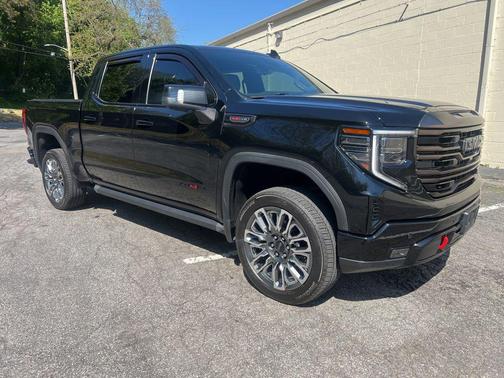 Onyx Black 2023 GMC Sierra 1500 AT4X