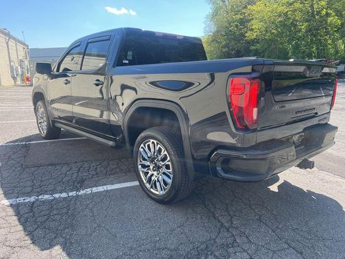 Onyx Black 2023 GMC Sierra 1500 AT4X