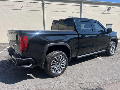 Onyx Black 2023 GMC Sierra 1500 AT4X