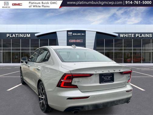 2019 Volvo S60 T6 Momentum