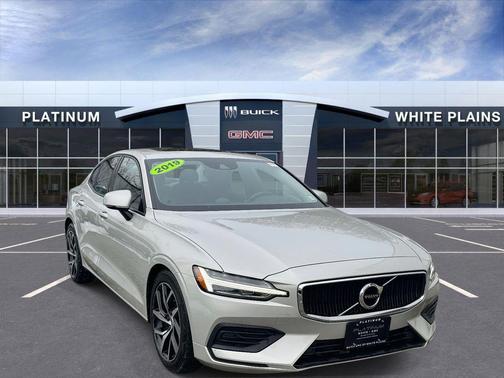 2019 Volvo S60 T6 Momentum