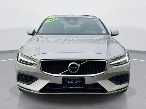 2019 Volvo S60 T6 Momentum
