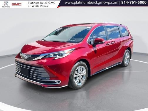 2022 Toyota Sienna Platinum