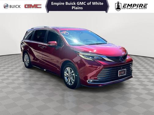 2022 Toyota Sienna Platinum