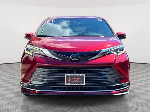 2022 Toyota Sienna Platinum