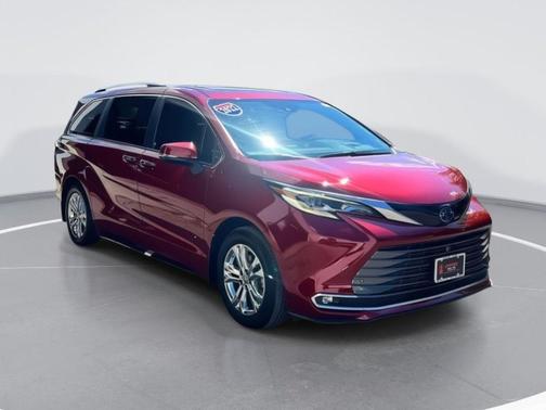 2022 Toyota Sienna Platinum