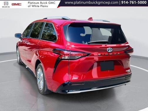 2022 Toyota Sienna Platinum
