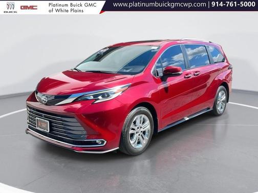 2022 Toyota Sienna Platinum