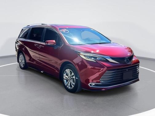2022 Toyota Sienna Platinum