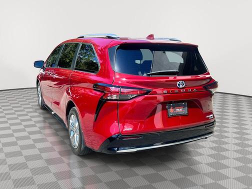 2022 Toyota Sienna Platinum