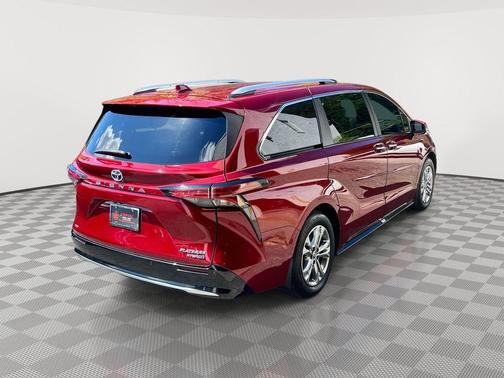 2022 Toyota Sienna Platinum