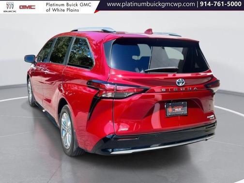 2022 Toyota Sienna Platinum