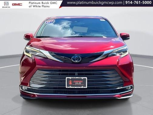 2022 Toyota Sienna Platinum