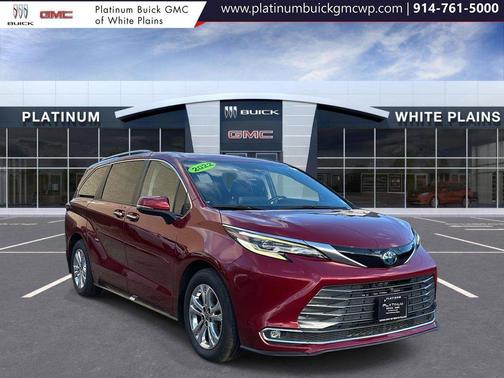 2022 Toyota Sienna Platinum