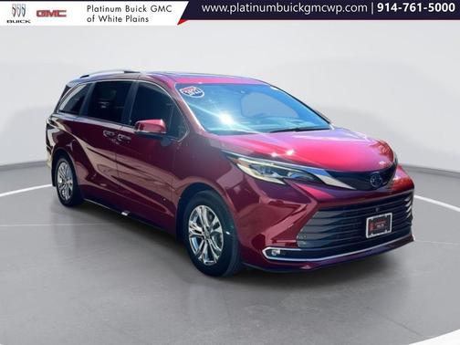 2022 Toyota Sienna Platinum