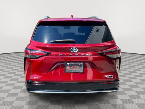 2022 Toyota Sienna Platinum