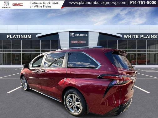 2022 Toyota Sienna Platinum