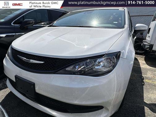 Bright White Clearcoat 2023 Chrysler Voyager LX