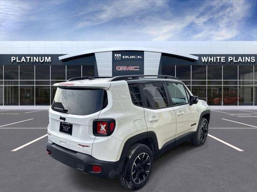 Alpine White Clearcoat 2023 Jeep Renegade Trailhawk