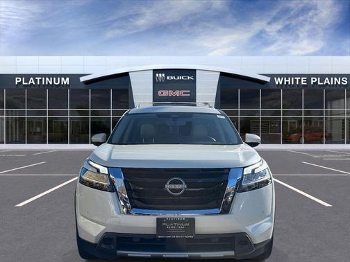 2023 Nissan Pathfinder SL 4WD