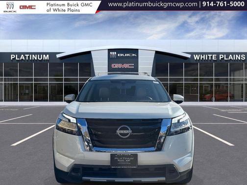 2023 Nissan Pathfinder SL 4WD