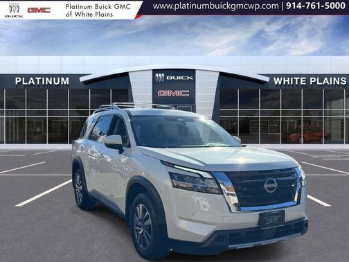 2023 Nissan Pathfinder SL 4WD