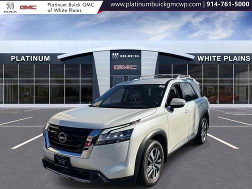 2023 Nissan Pathfinder SL 4WD