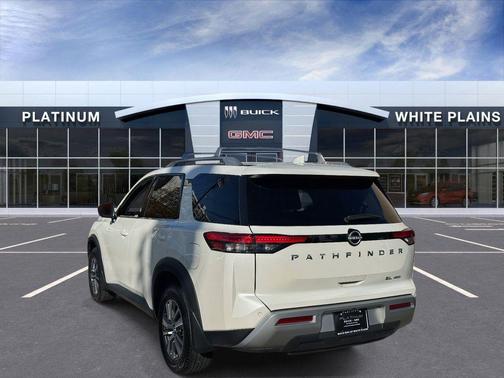 2023 Nissan Pathfinder SL 4WD