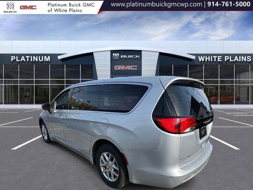 Silver Mist Clearcoat 2023 Chrysler Voyager LX