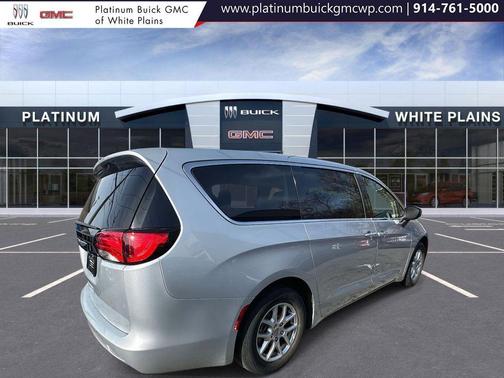Silver Mist Clearcoat 2023 Chrysler Voyager LX